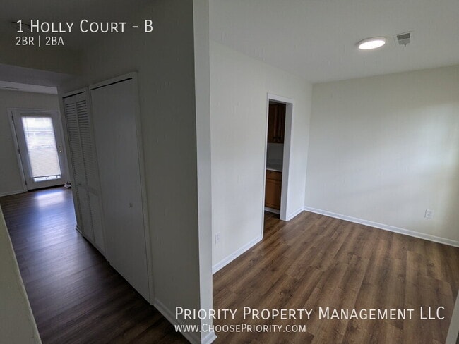 Building Photo - 1 Holly Ct