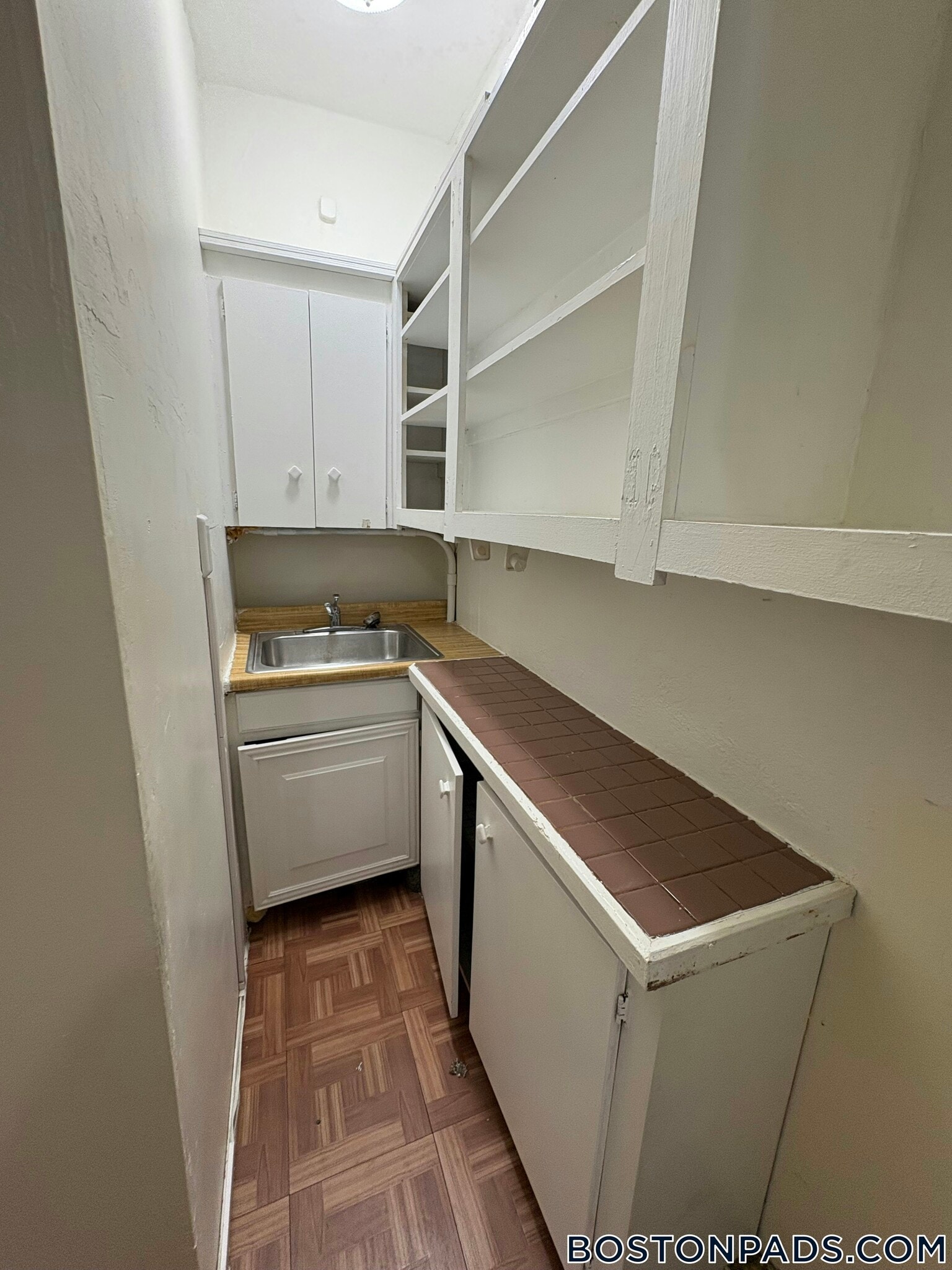 Building Photo - 40 Anderson St