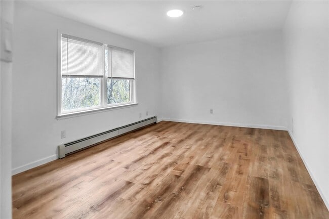 Building Photo - 11 Overlook Way