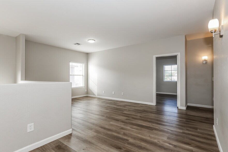 Building Photo - 6409 W Pioneer St