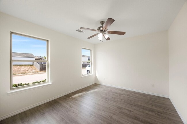 Building Photo - 1605 Village Park Trail