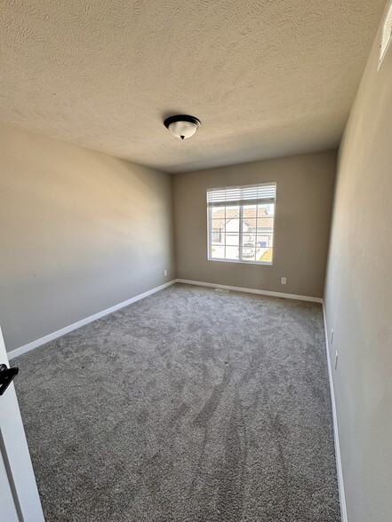 Building Photo - 11710 S 113th Ave