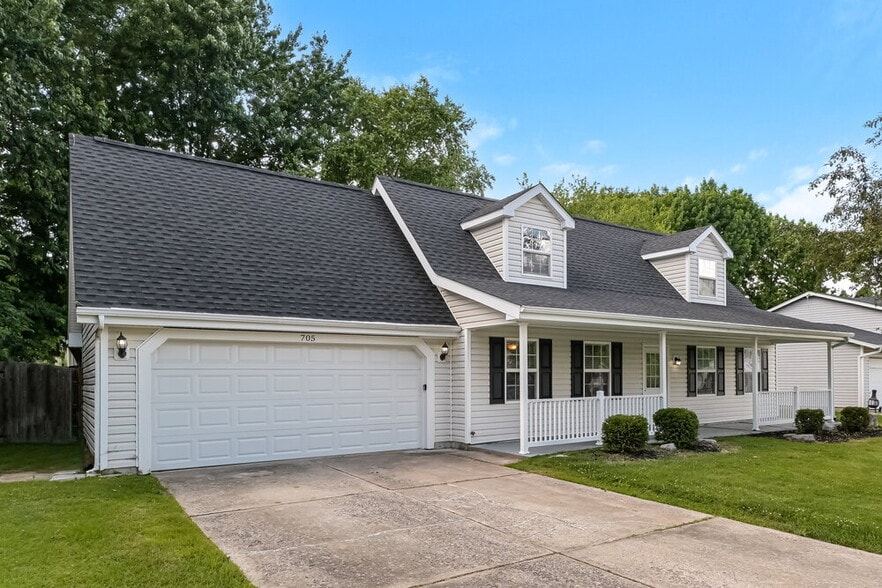 Building Photo - 705 Aster Ln