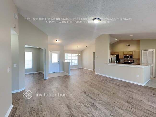 Building Photo - 2311 Hamlin Trail