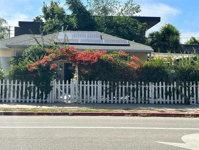 Building Photo - 1849 Walgrove Ave