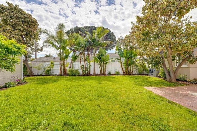 Building Photo - 719 I Ave