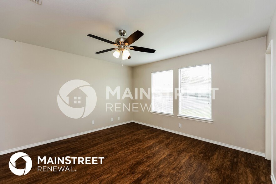 Building Photo - 823 Creek Gate