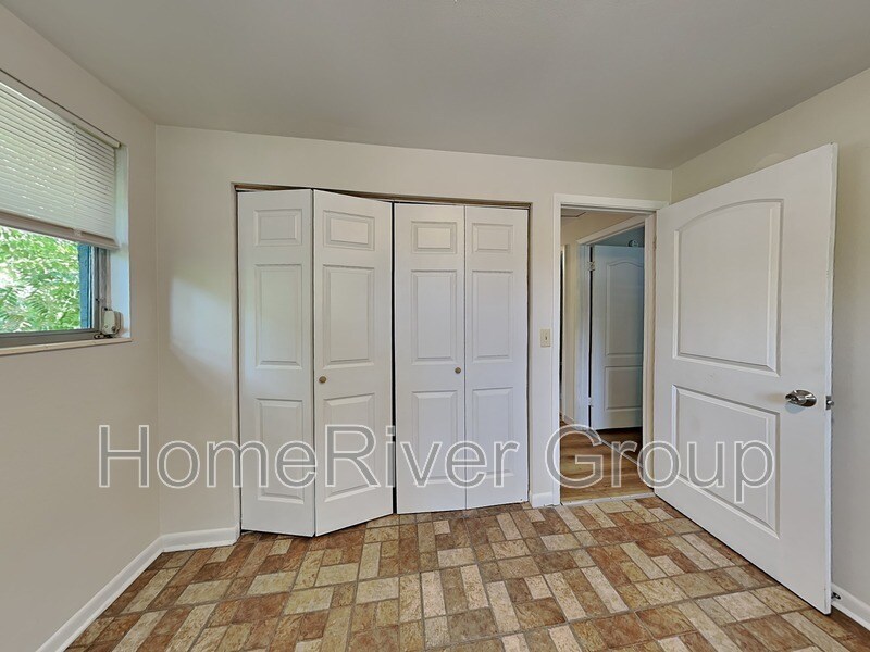 Building Photo - 6153 Spring Hill Dr