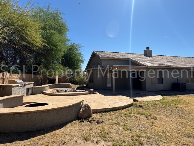 Building Photo - 2602 E Beautiful Ln