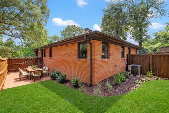 Building Photo - 206 Ashley Ave