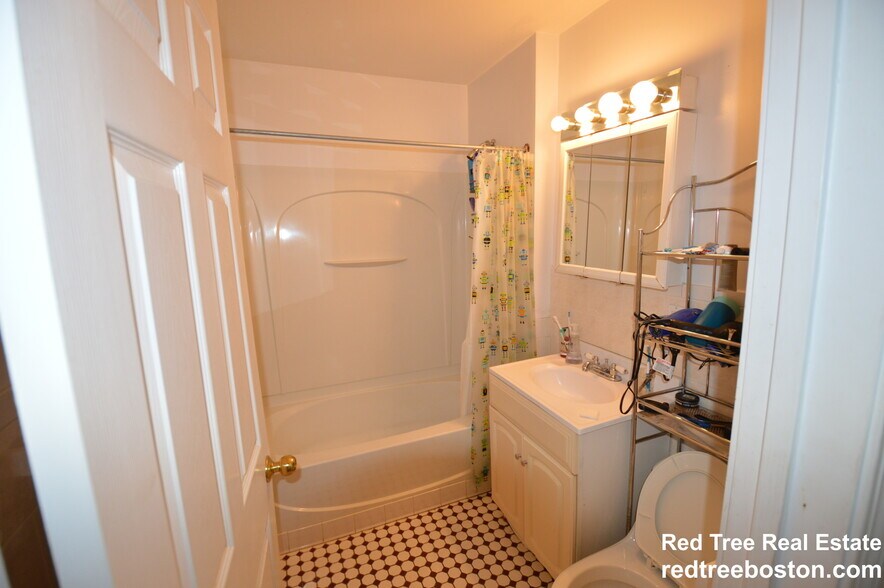 Building Photo - 66 Egmont St