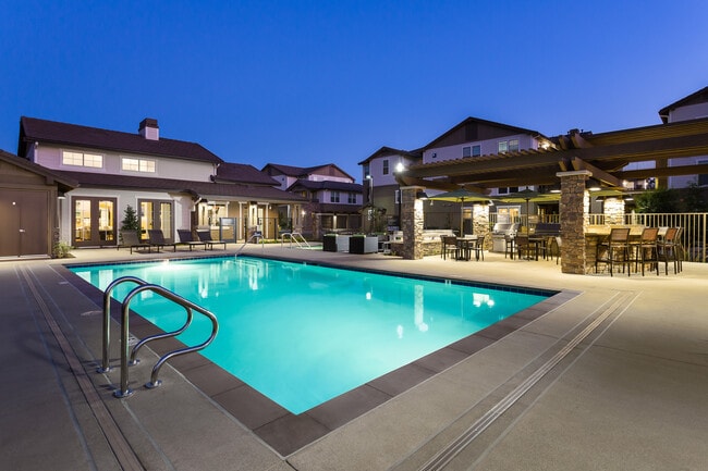 Building Photo - Avalon San Dimas