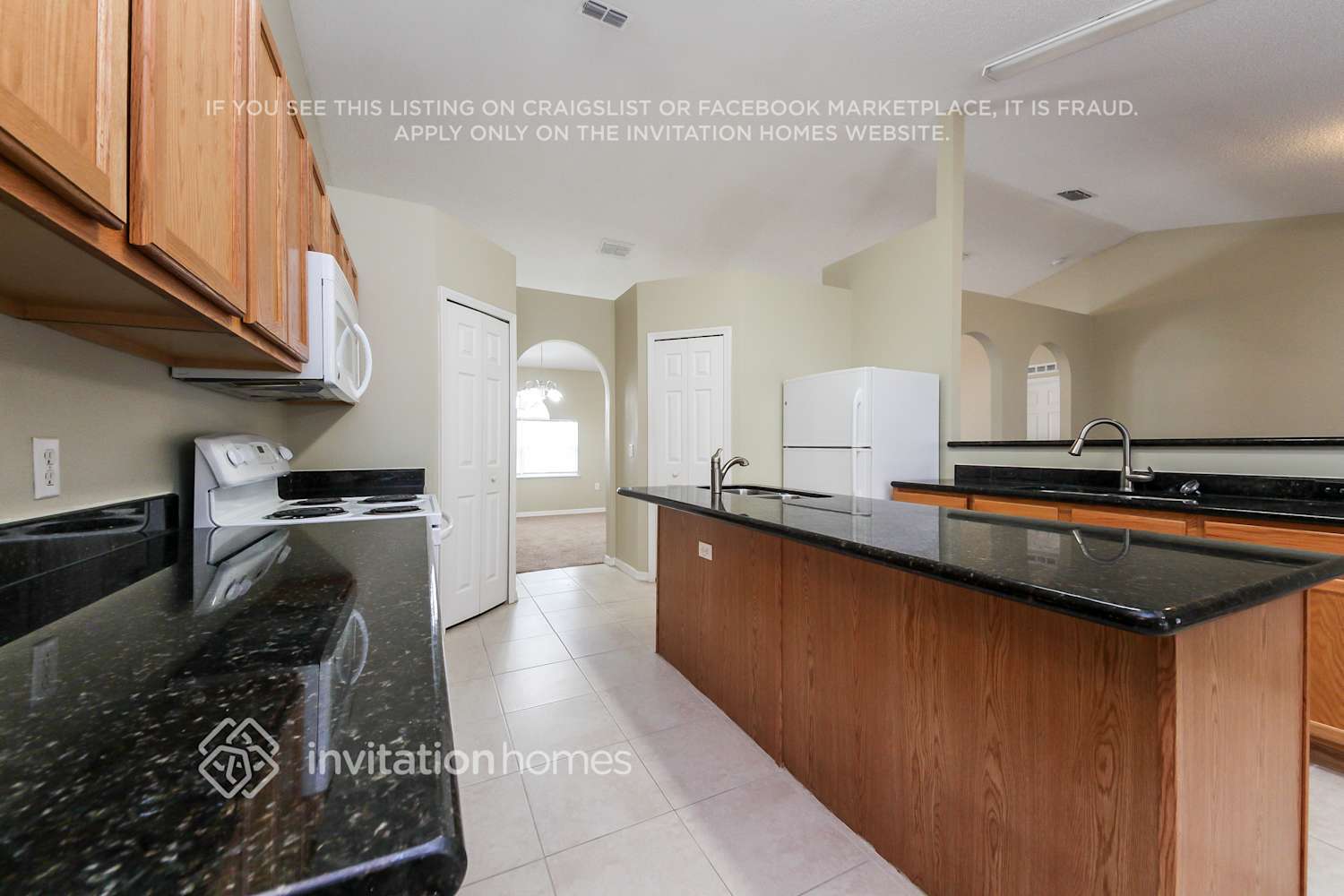 Building Photo - 1130 St Tropez Ct