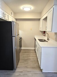 Building Photo - Breckinridge Park Apartments