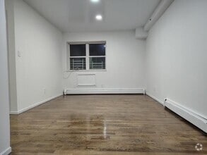 Building Photo - 1 bedroom in OZONE PARK NY 11417