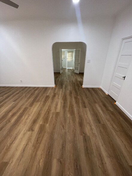 Building Photo - 12512 Broadway Ave