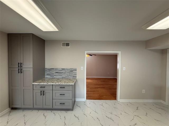 Building Photo - 22 Bluebird St