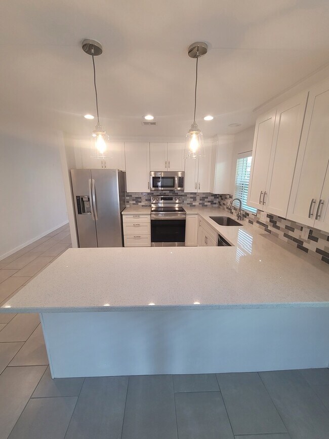 Building Photo - Gorgeous 3/2 in the foothills for rent!