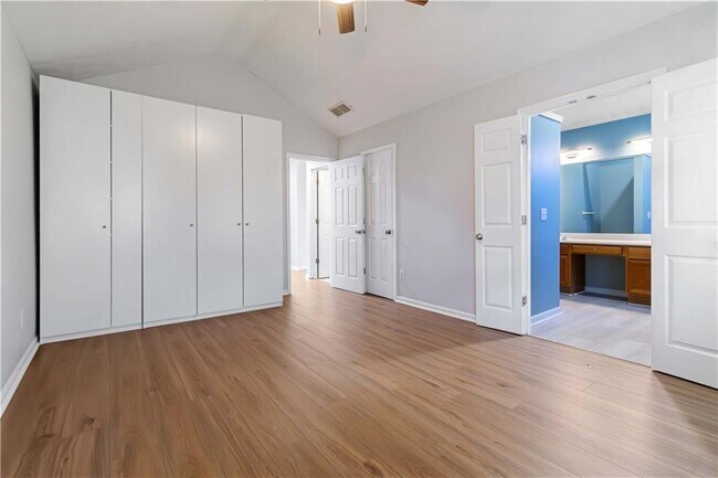 Building Photo - 973 Ashwood Green Ct