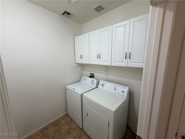 Building Photo - 10596 Bardilino St