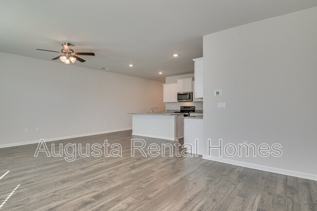 Building Photo - 5419 Thrasher Ln