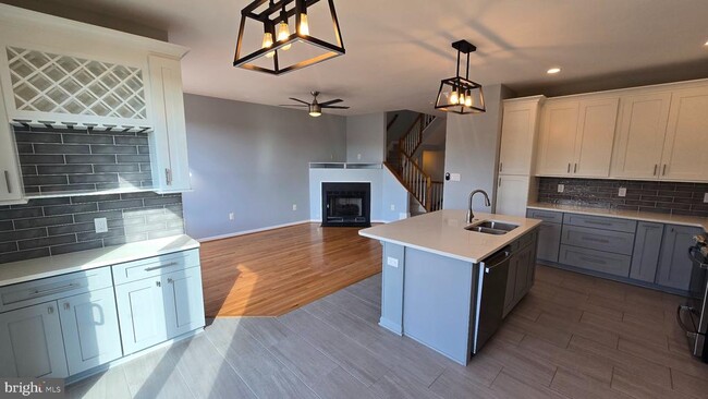 Building Photo - 43975 Lords Valley Terrace