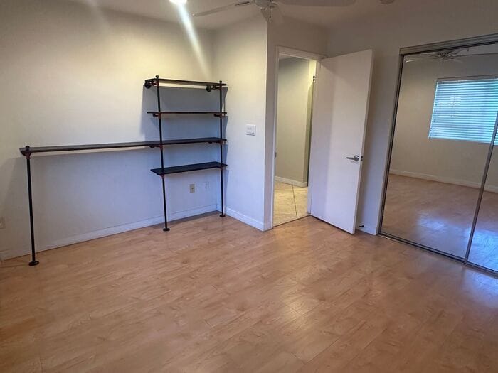 Building Photo - 1850 E Maryland Ave