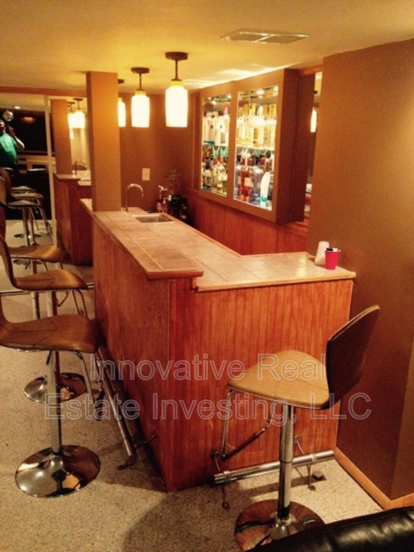 Primary Photo - 305 W 22nd St
