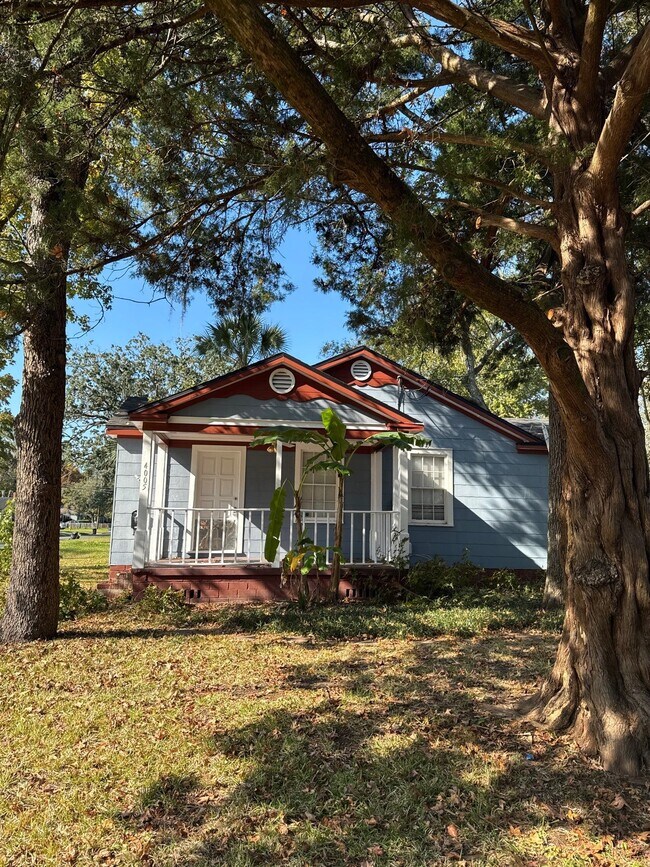 Building Photo - 4005 Green St