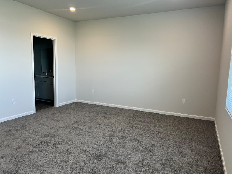 Building Photo - 62 Kelhigh Dr