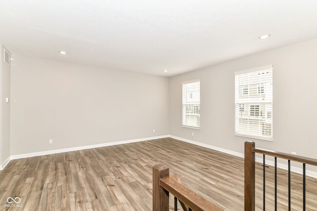 Building Photo - 6878 Sunstone Pl