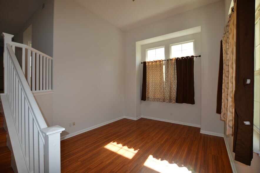 Building Photo - 2348 Winepol Loop