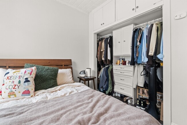 Building Photo - 14 Coles St