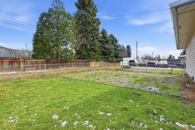 Building Photo - 1916 N 8th St