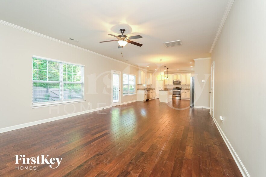 Building Photo - 264 Water Mill Rd