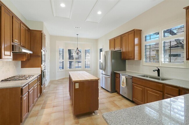 Building Photo - 109 Sunflower St