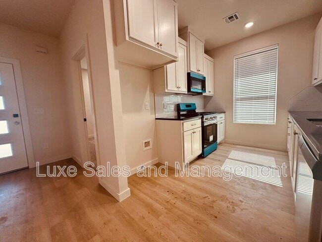 Building Photo - 8229 NW 163rd Ter