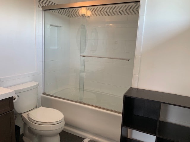 Building Photo - Gorgeous Studio ~ Convenient Location in E...