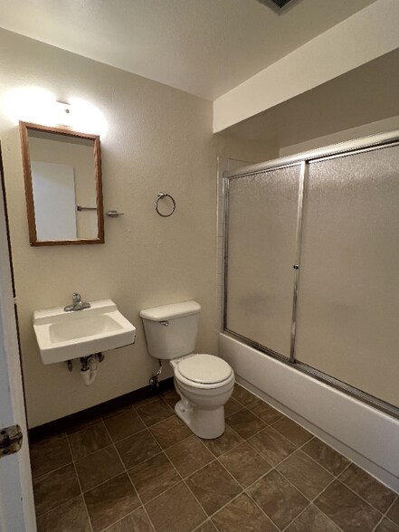 Building Photo - 620 NW 21st St