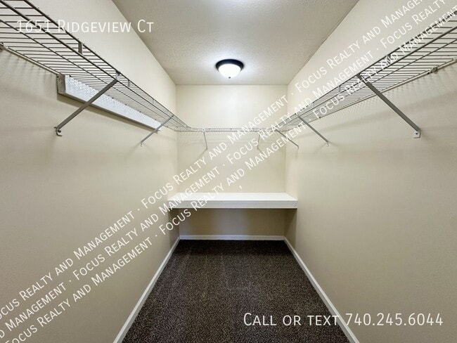 Building Photo - 1651 Ridgeview Ct