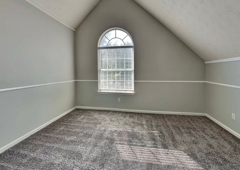 Building Photo - 1020 Ivey Ln