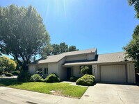 Building Photo - 1661 La Paloma Ct