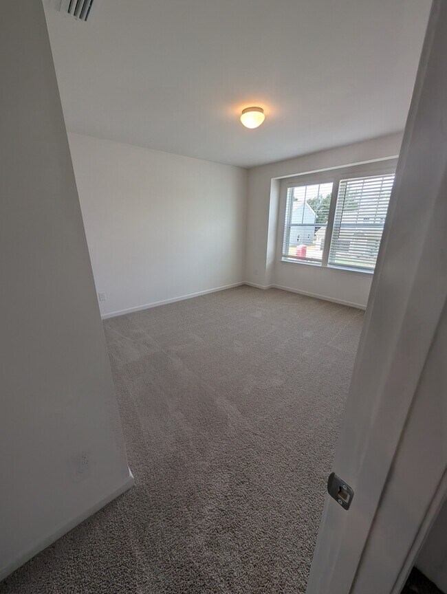 Building Photo - Brand New 4 BD Home in Stonebridge Fairway...