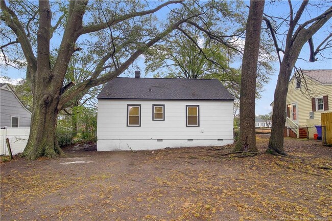 Building Photo - 1005 Anarine Rd