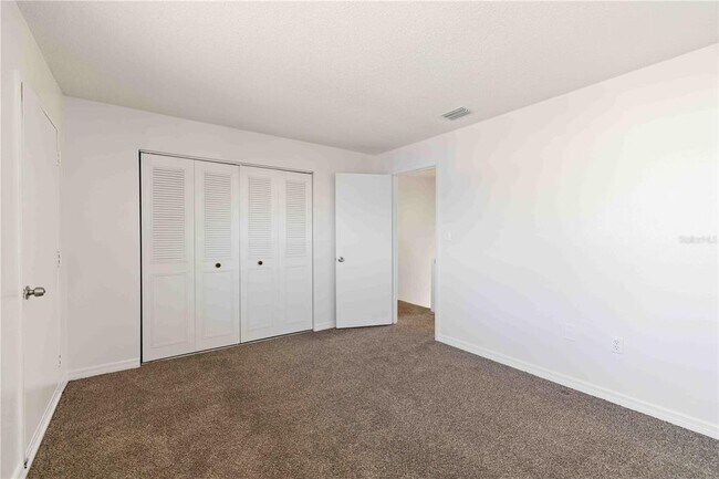 Building Photo - 3569 Bee Ridge Rd