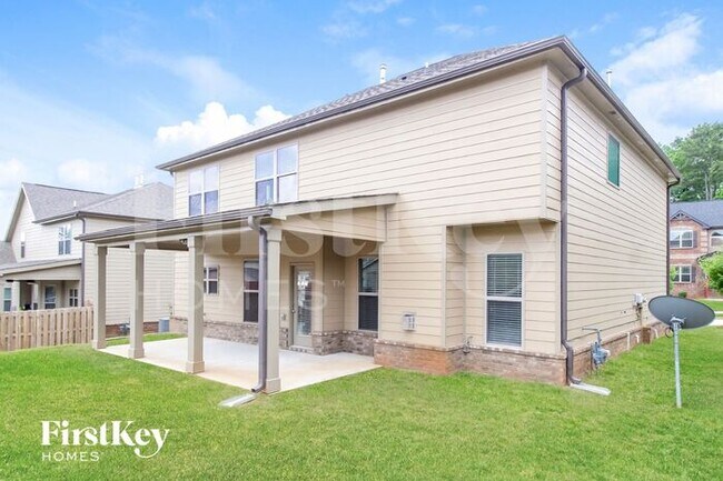 Building Photo - 8121 White Oak Loop