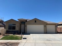 Building Photo - Beautiful Home in Hurricane