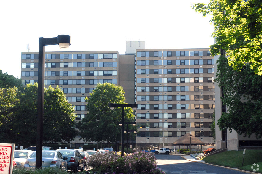 Building Photo - Pond Run Housing (62+)