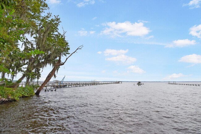 Building Photo - 125 CR 13 S