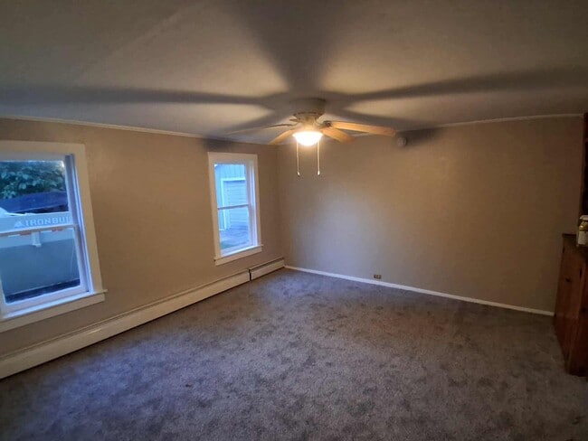 Building Photo - 2 Bedroom single family house